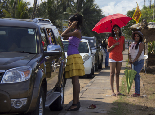 9 points-Street Scene-Ajitha Edirimanne